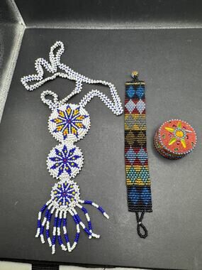 Native American Seed Bead Beaded Necklace Medallion Bracelet & Trinket Box